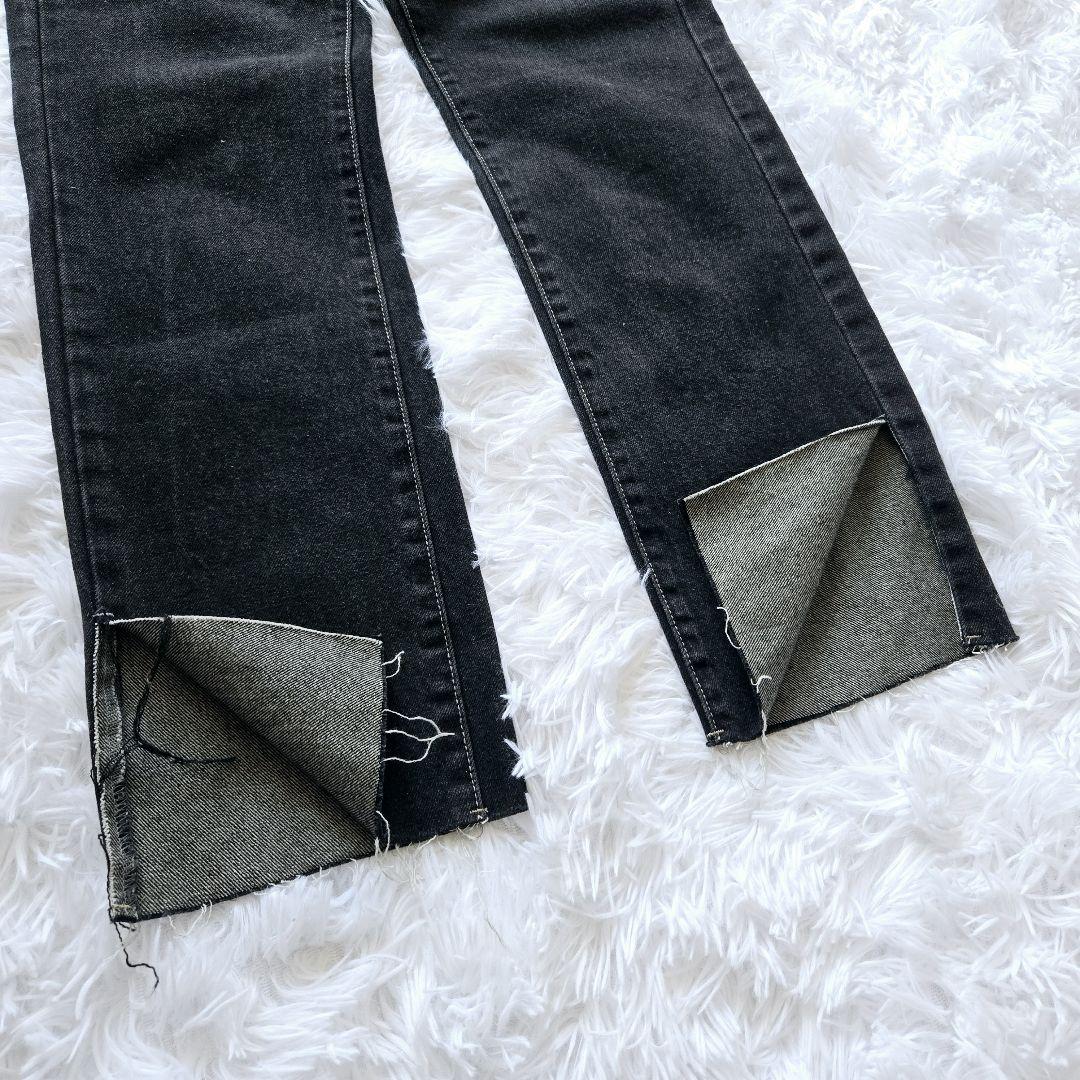 美品 裾スリットスリムストレートデニム
