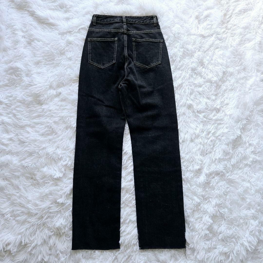 美品 裾スリットスリムストレートデニム