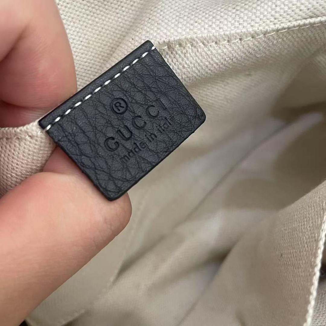 Gucci ブラック