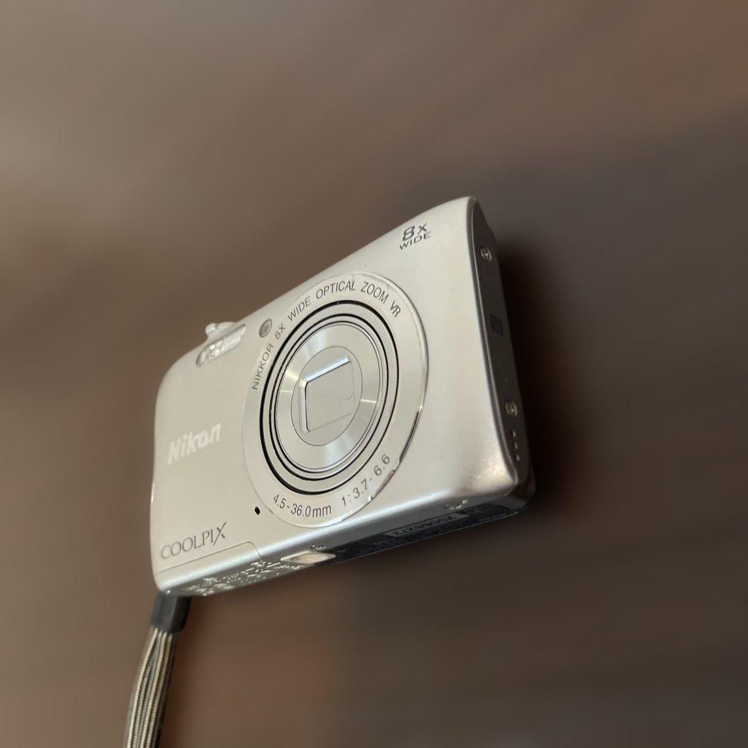 4439 Nikon COOLPIX A300 シルバー デジカメ - メルカリ