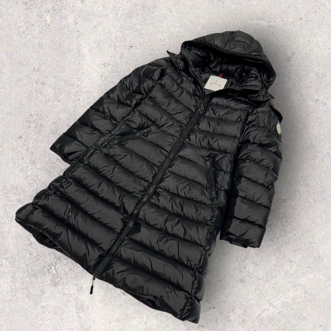 11619【美品・QR確認済み】モンクレール　MOKA モカ　ダウンコート