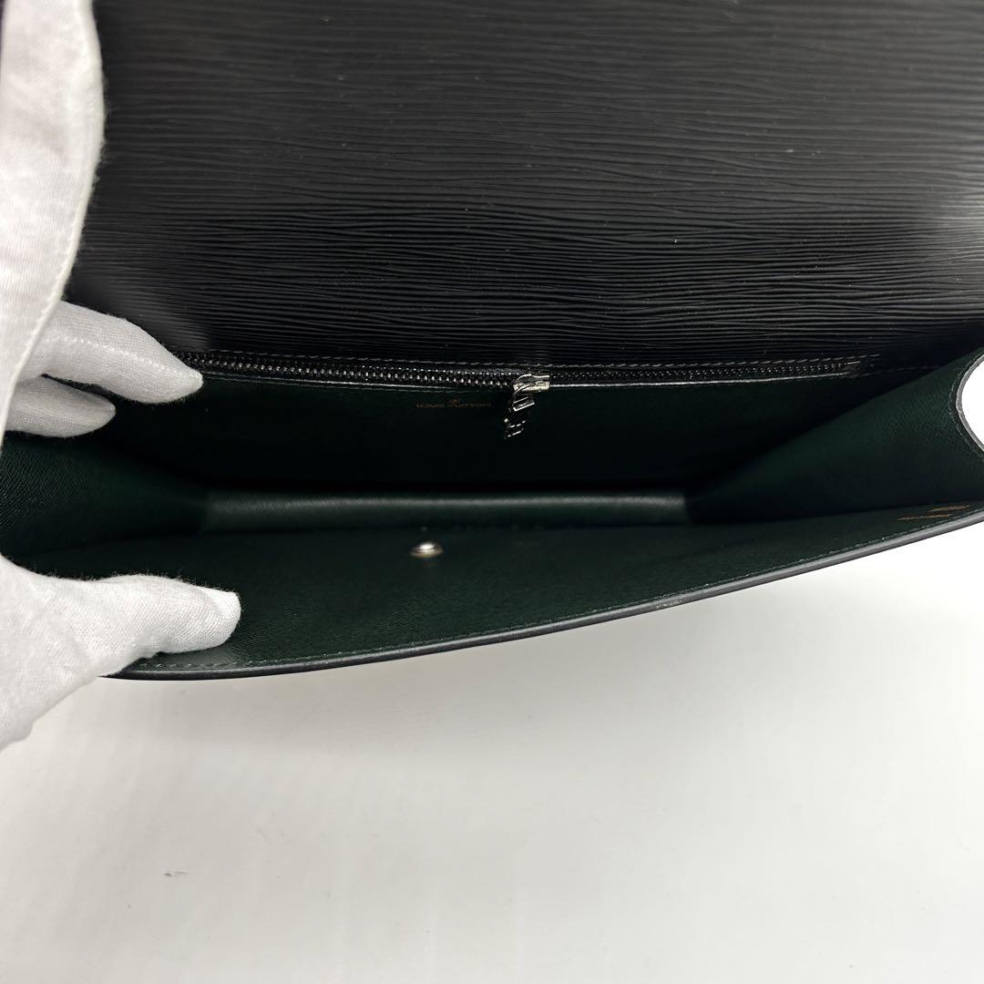 【美品】ルイヴィトン エピ トラペーズ クラッチ セカンドバッグ レザー 黒
