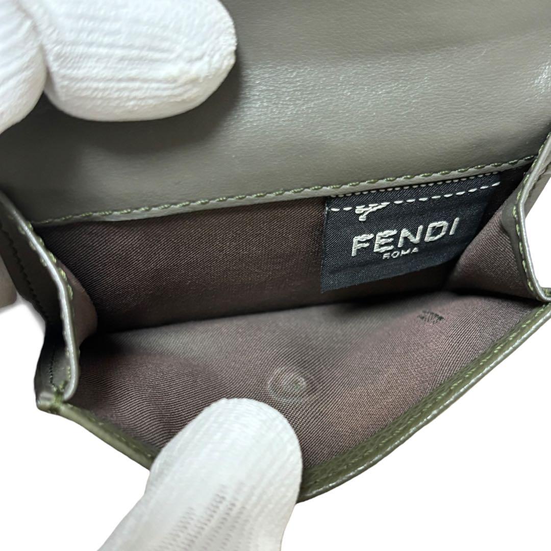 美品　FENDI フェンディ　ロゴ　三つ折り財布　コンパクトウォレット