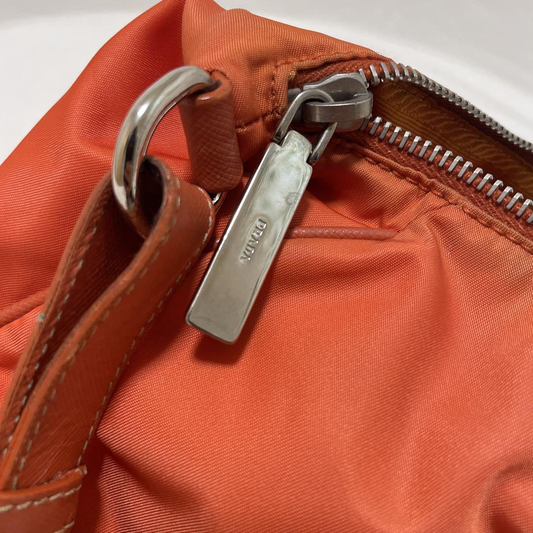 PRADA オレンジ ナイロン ショルダーバッグ