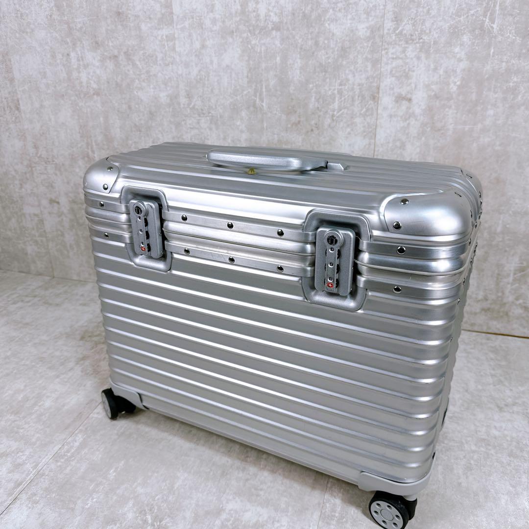 ✟ RIMOWAリモワ