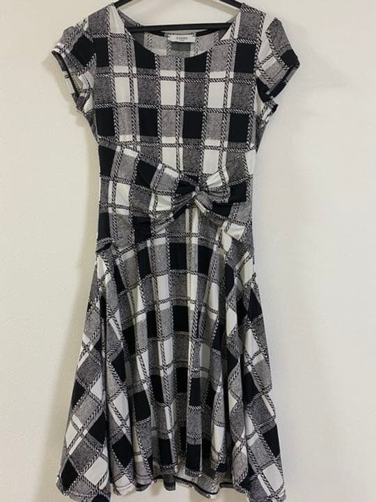 メルカリ エジェリチェックワンピース フランスインポート ひざ丈ワンピース 2 999 中古や未使用のフリマ