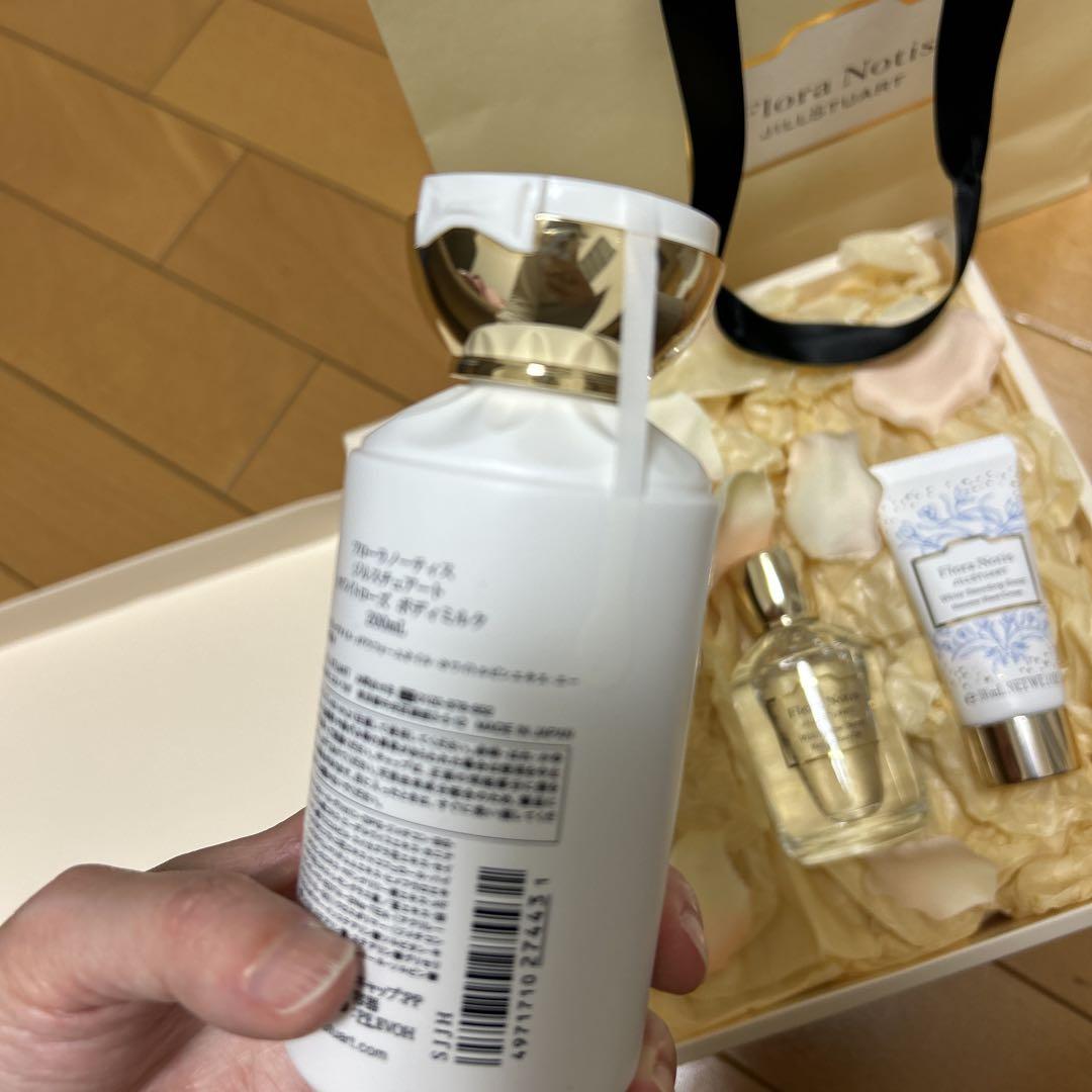 JILLSTUART ホワイトローズ ボディミルク ヘアオイル　ハンドクリーム