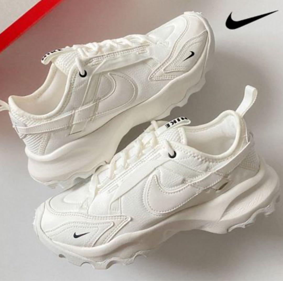 NIKE TC 7900 スニーカー