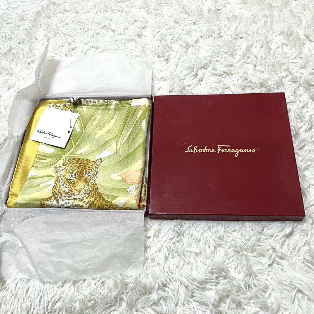 【未使用】Salvatore Ferragamo ヒョウ柄スカーフ 箱付き