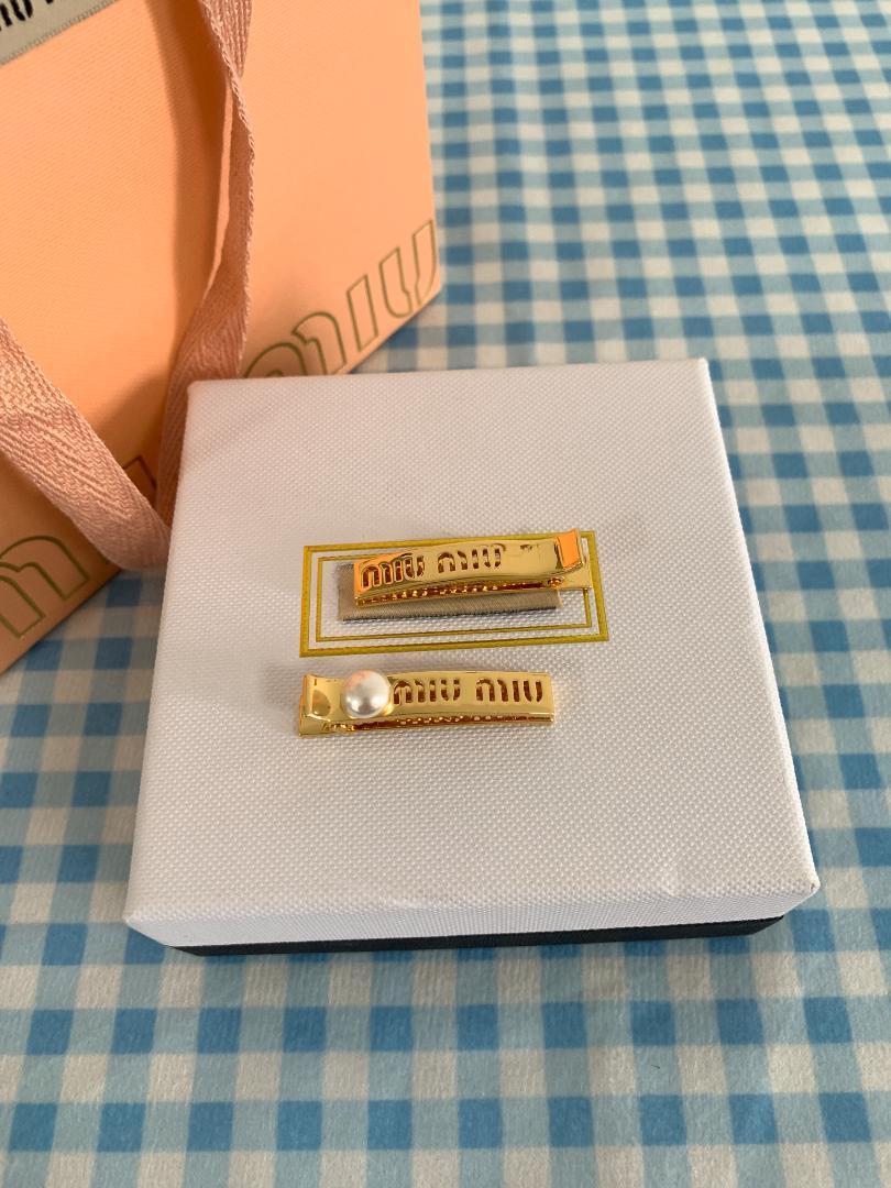 miu miu ゴールドパールヘアピン2個セット