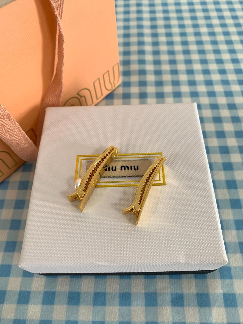 miu miu ゴールドパールヘアピン2個セット