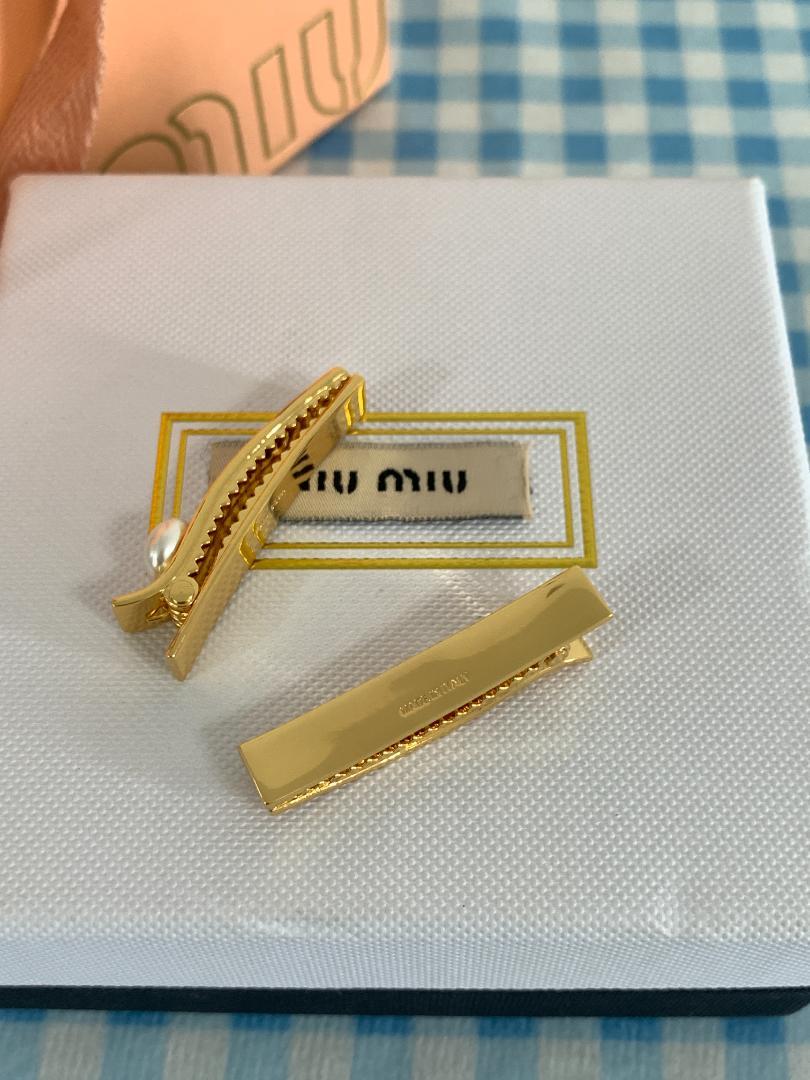 miu miu ゴールドパールヘアピン2個セット