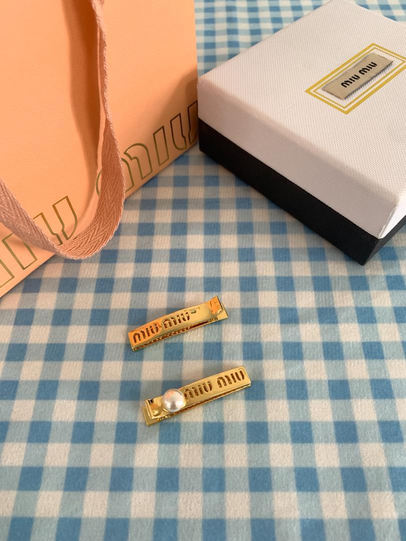 miu miu ゴールドパールヘアピン2個セット