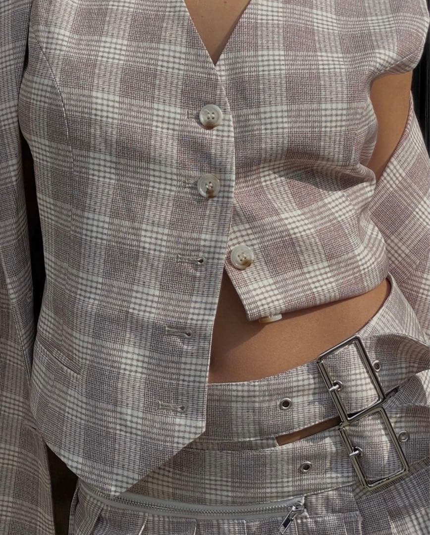 タグ付き　セクシー　LIONESS 　ミニスカート　＋　ゆったりベストのセット