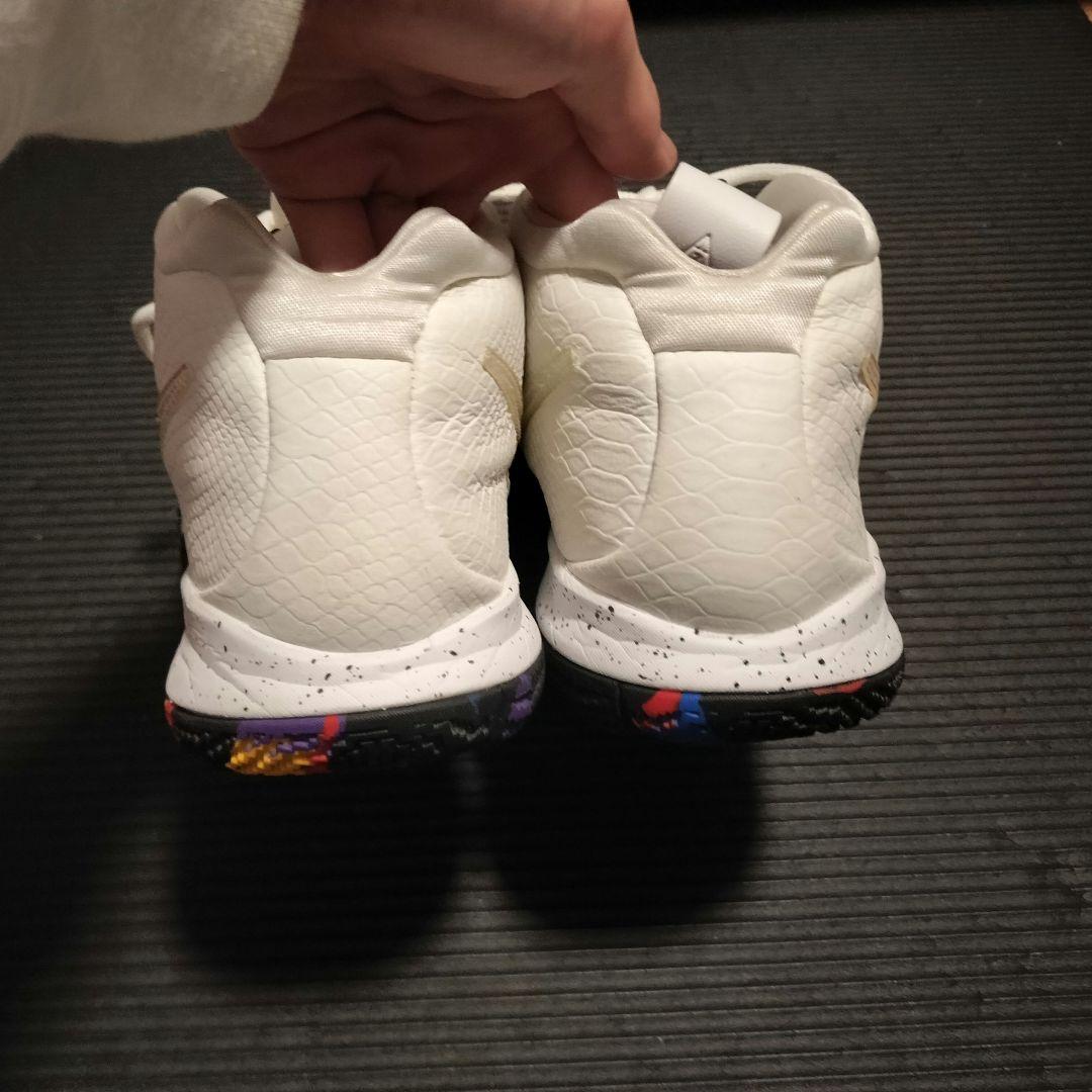 美品　ナイキ　カイリー4　EP　NCAA　マーチマッドネス　NIKE　バッシュ カイリー 4 EP 'マーチ マッドネス'(Kyrie 4 EP 'NCAA-March