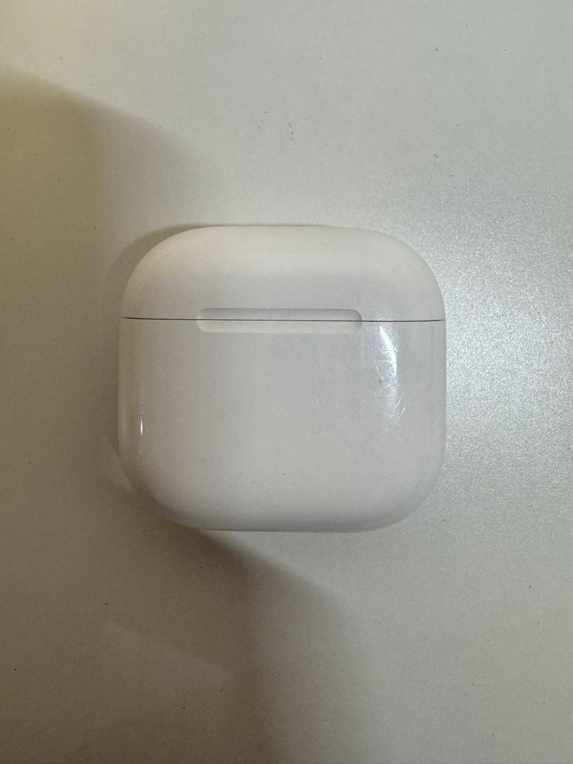 Apple AirPods 4 アクティブノイズキャンセリング搭載モデル