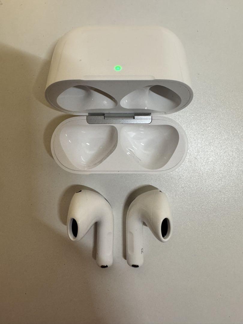 Apple AirPods 4 アクティブノイズキャンセリング搭載モデル