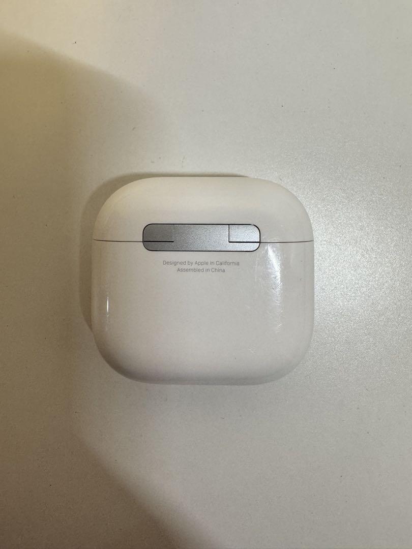 Apple AirPods 4 アクティブノイズキャンセリング搭載モデル