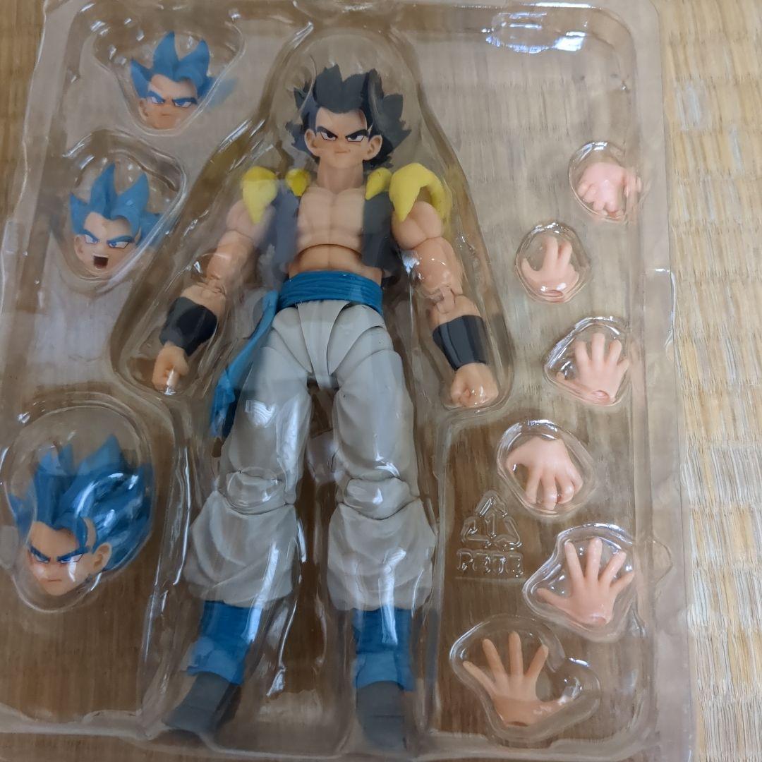SH Figuarts ゴジータ フィギュア Amazon.co.jp: TAMASHII NATIONS S.H.フィギュアーツ