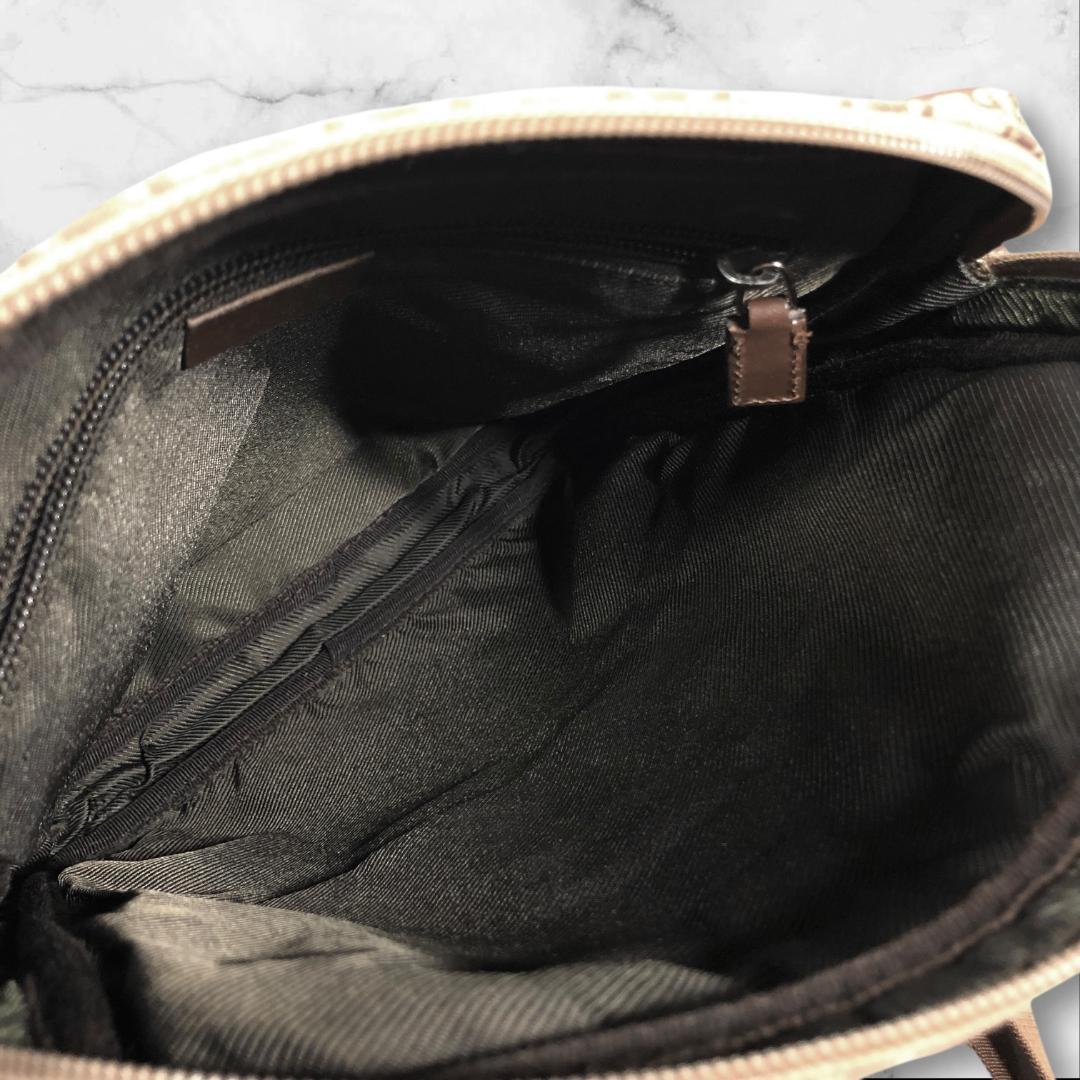 グッチ GUCCI ショルダーバッグ GG柄 斜め掛け メッセンジャー