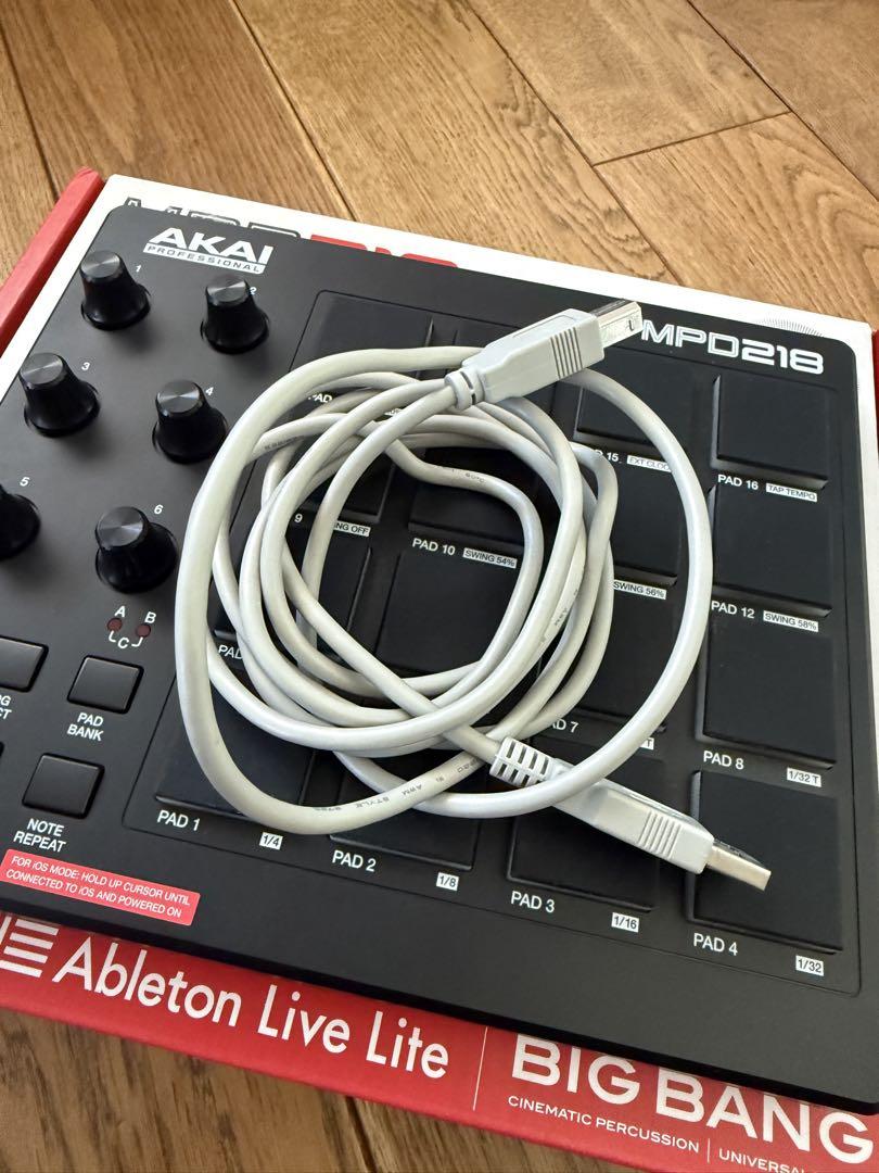 AKAI MPD218 美品 箱付き MIDIコントローラー
