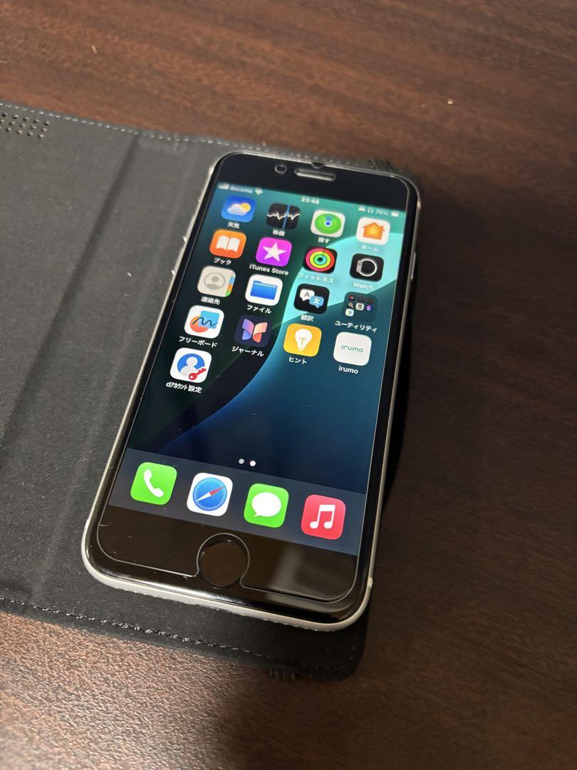 Apple iPhone SE 2 128GB MOLESKINEケース付