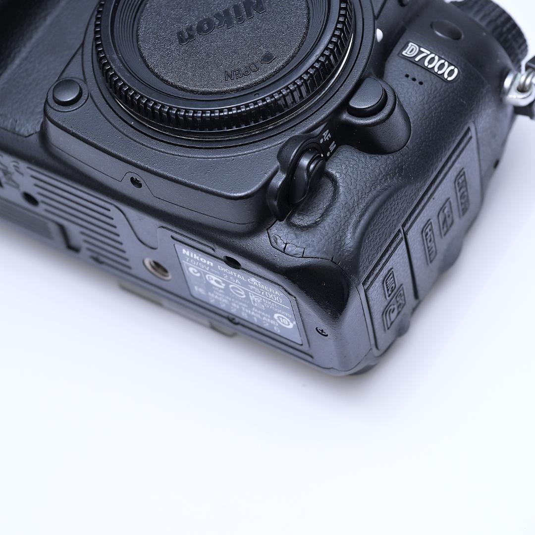 Nikon D7000 Body シリアルナンバー : 2228126