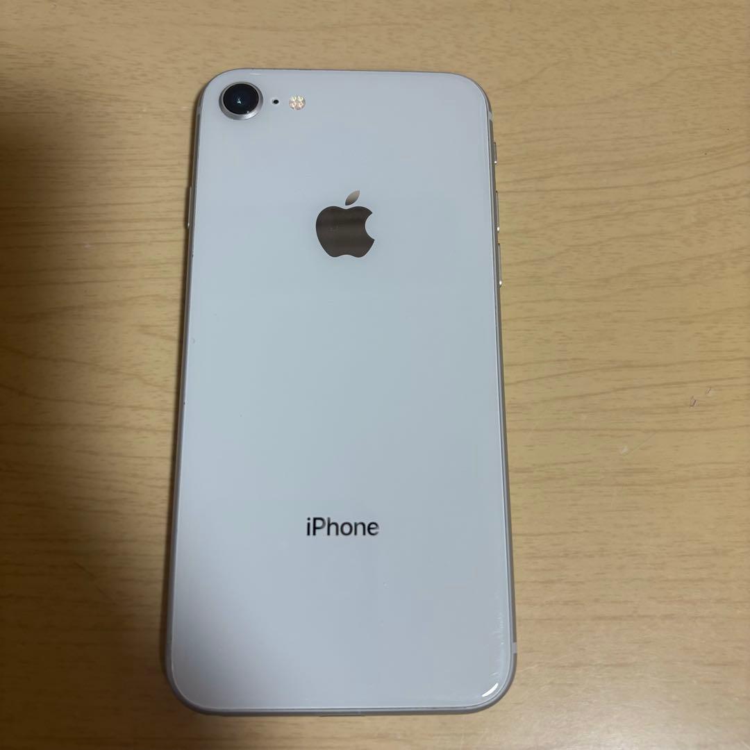iPhone 8 ホワイト 本体 ひび割れあり - メルカリ iPhone 8 ホワイト 本体 ひび割れあり - メルカリ