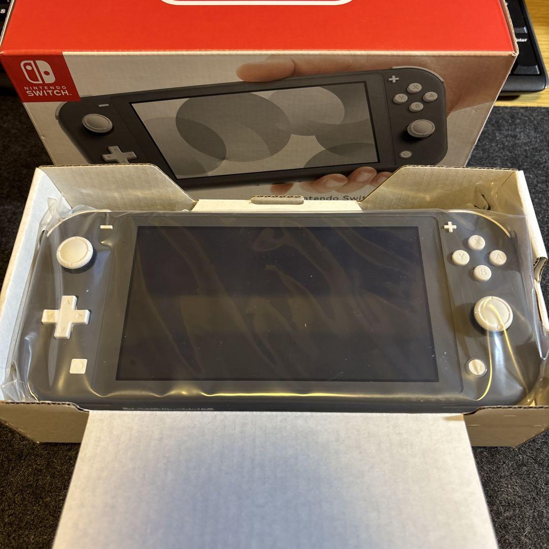 美品　中古　Switch Lite