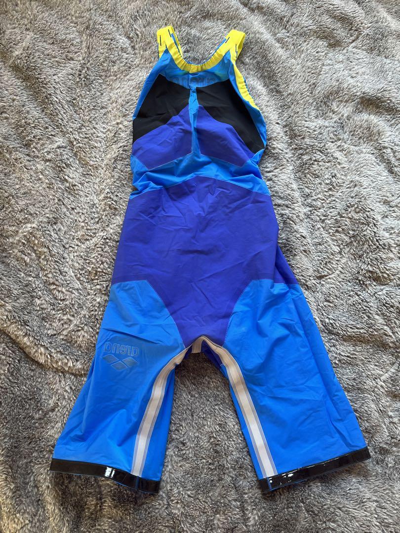 【美品】アリーナ　高速水着　Mサイズ