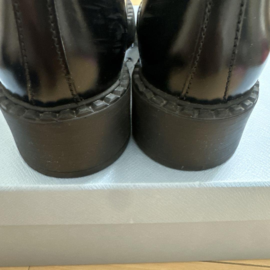 いちご PRADA バーガンディ エナメルレザー 本革ローファー 美品 いちご様専用 PRADA バーガンディ エナメルレザー 本革