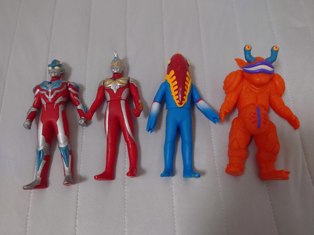 ウルトラマン　怪獣　フィギュア　セット 約50体 ソフビ　ギンガスパーク　ライブ ウルトラマン 怪獣 フィギュア セット 約50体 ソフビ ギンガ