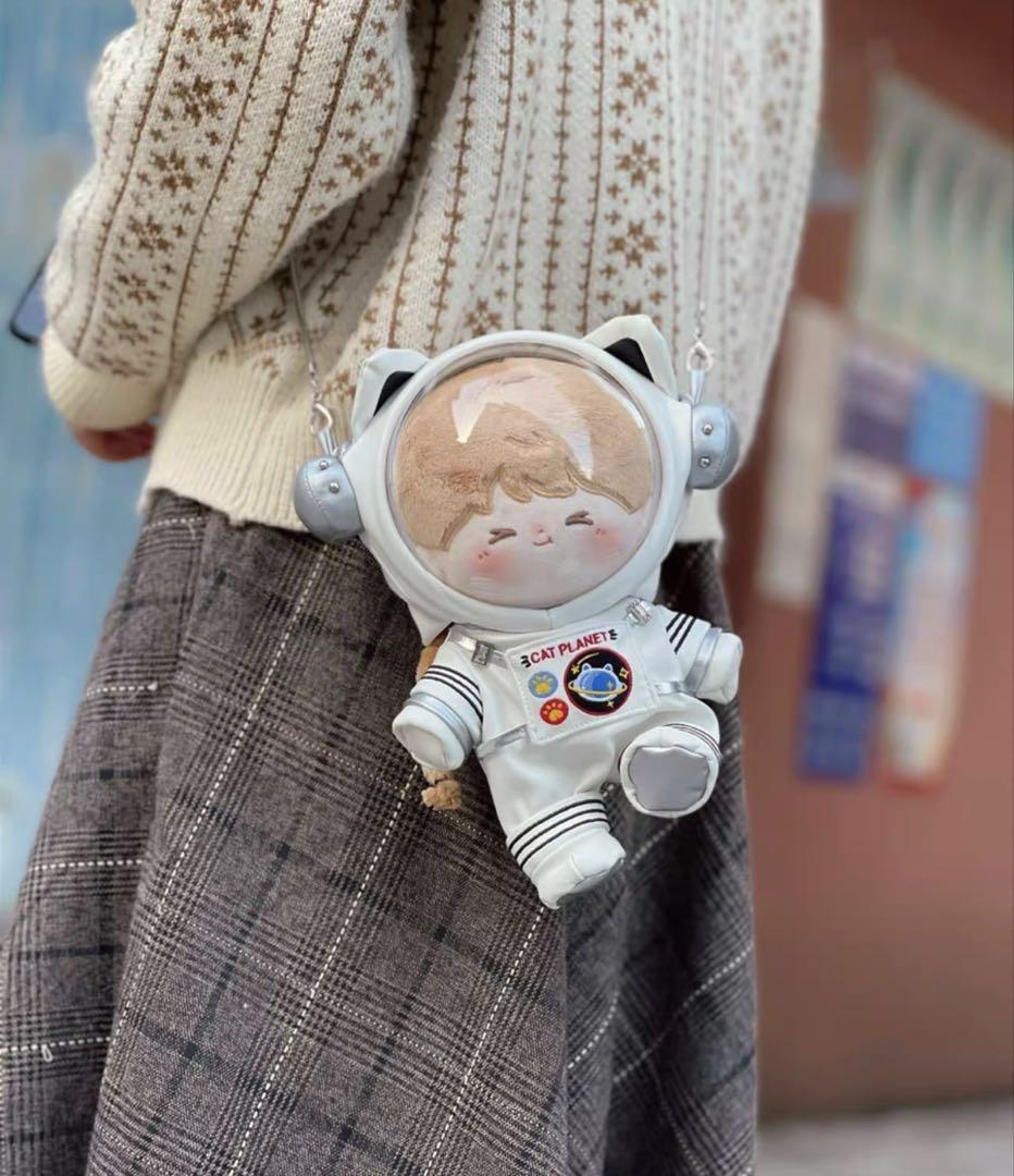 王一博10cm の限定ぬいぐるみと服セット