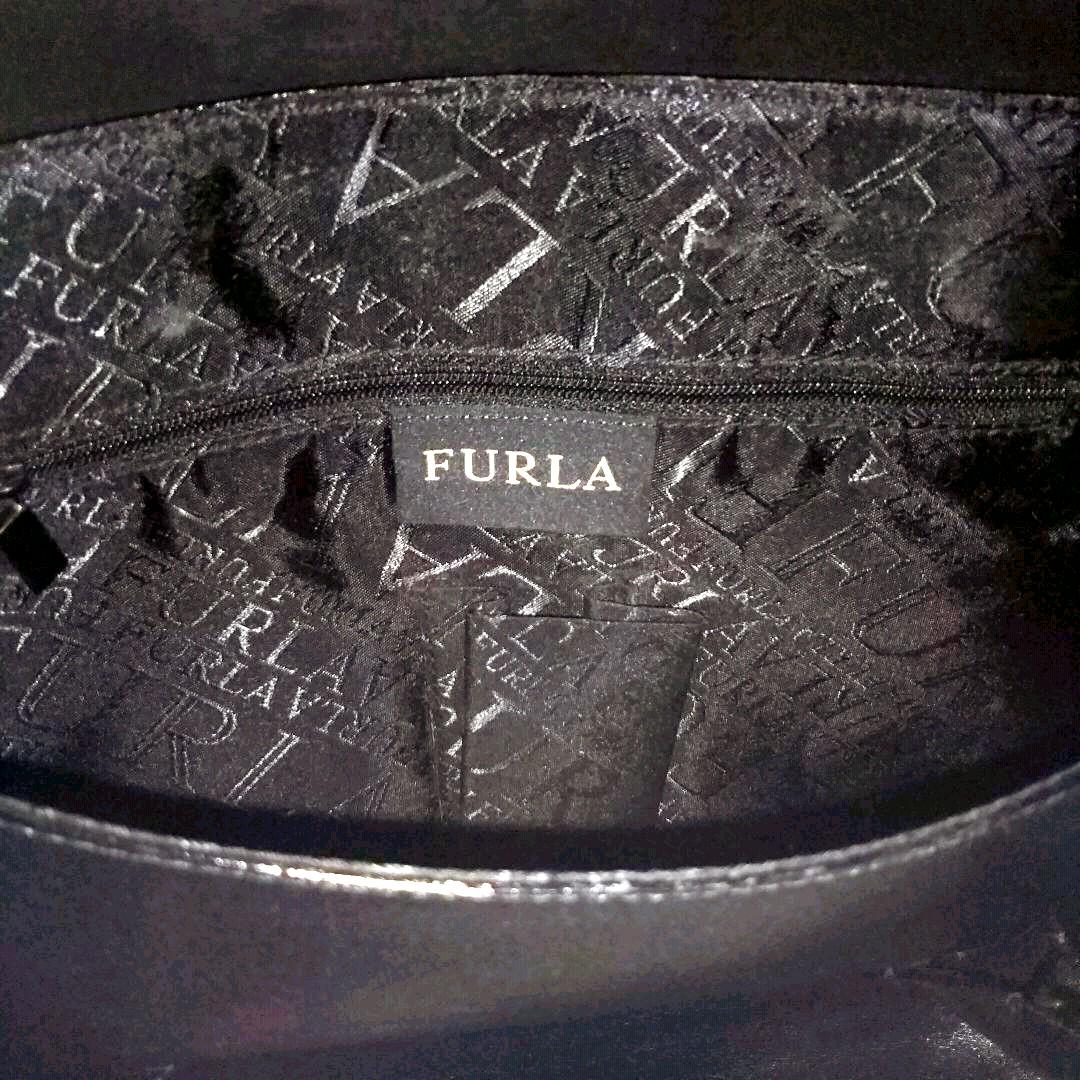 FURLA ブラックバッグ！