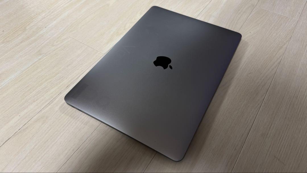 MacBook本体 MacBook Air (M1, 2020) 8GB / 256GB