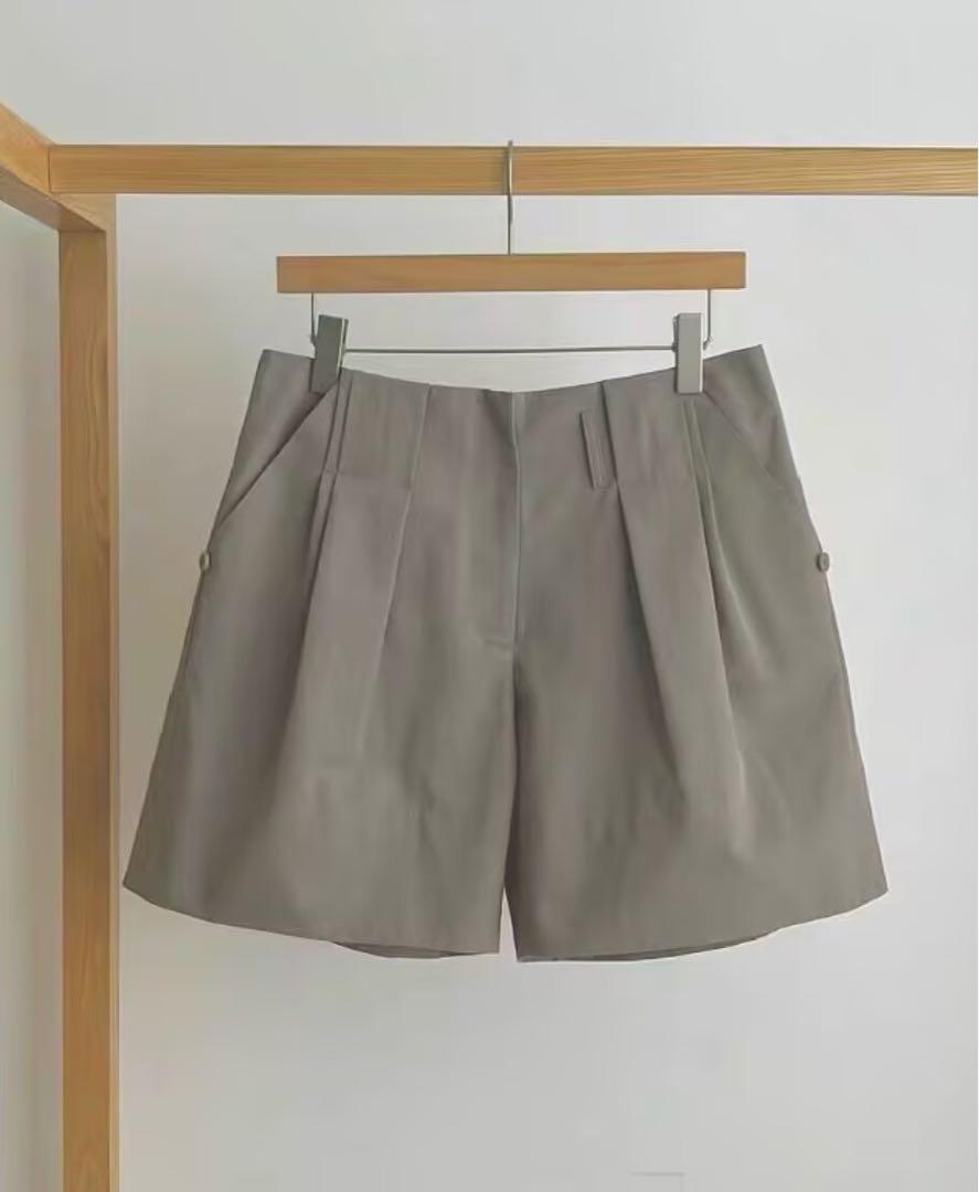LOW CLASSIC ショートパンツ カーキ
