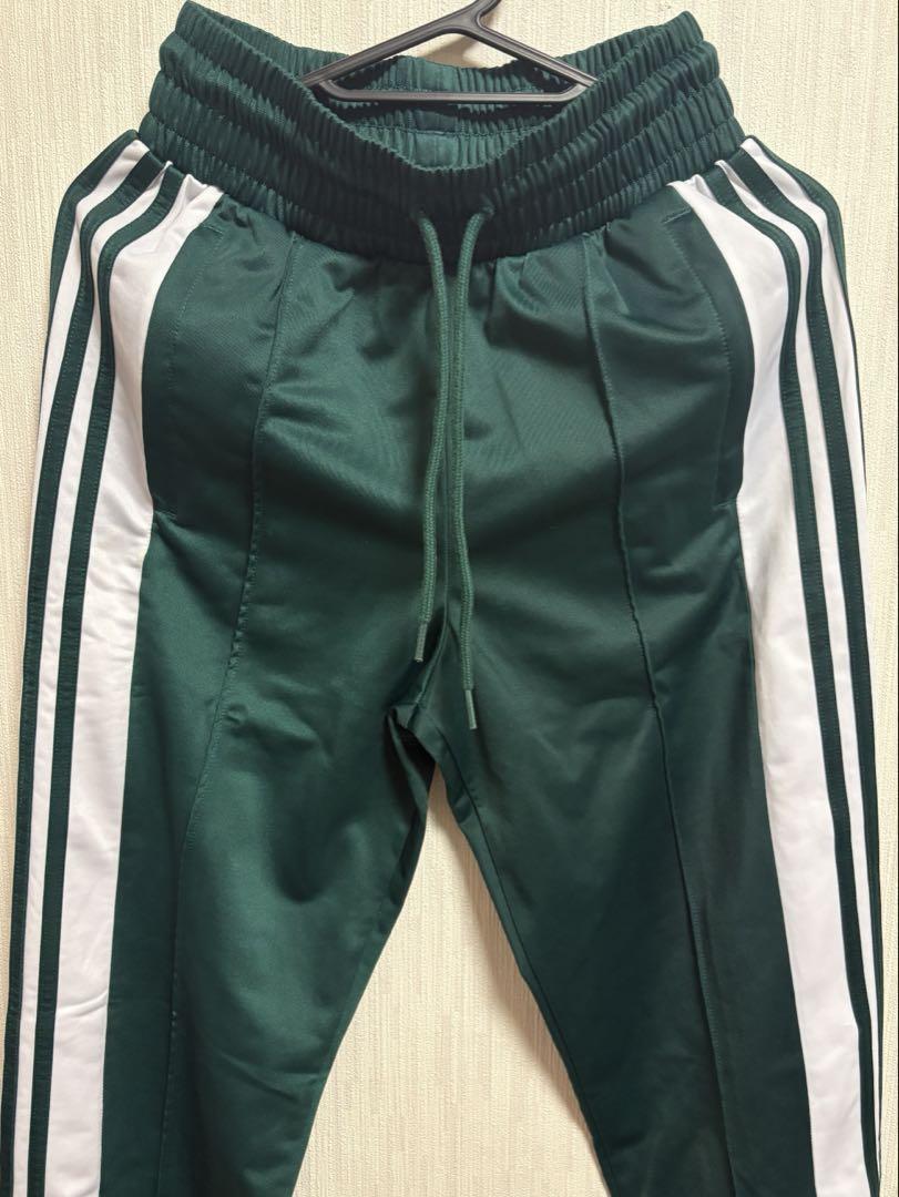 adidas トラックパンツ ダークグリーン - メルカリ