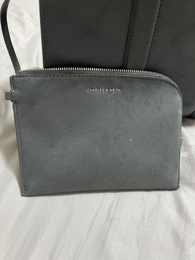 CHARLES&KEITH アクセル テクスチャーボウリングバッグ CHARLES&KEITH アクセル テクスチャーボウリングバッグ