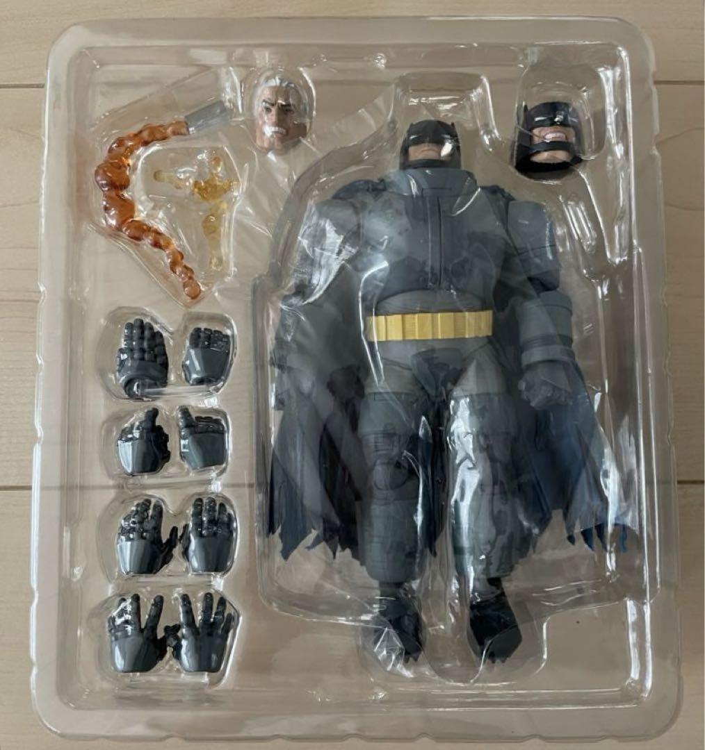 BATMAN アーマード バットマン MAFEX マフェックスNo.146
