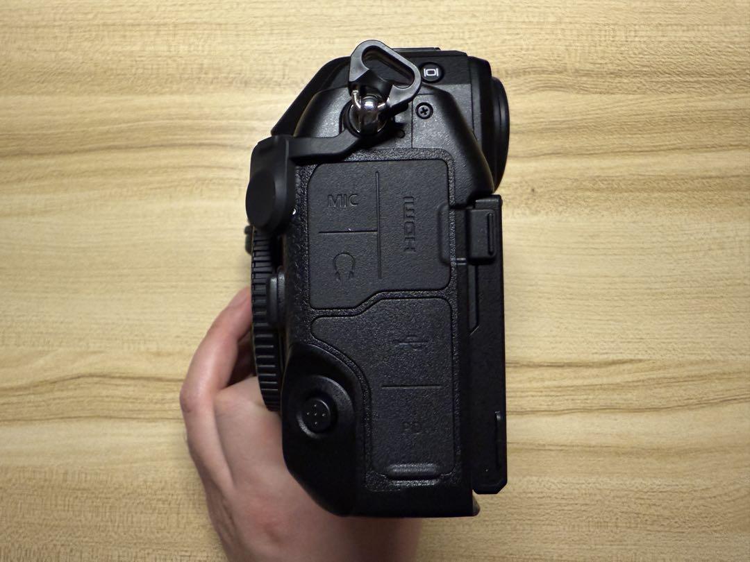 ★ Nikon