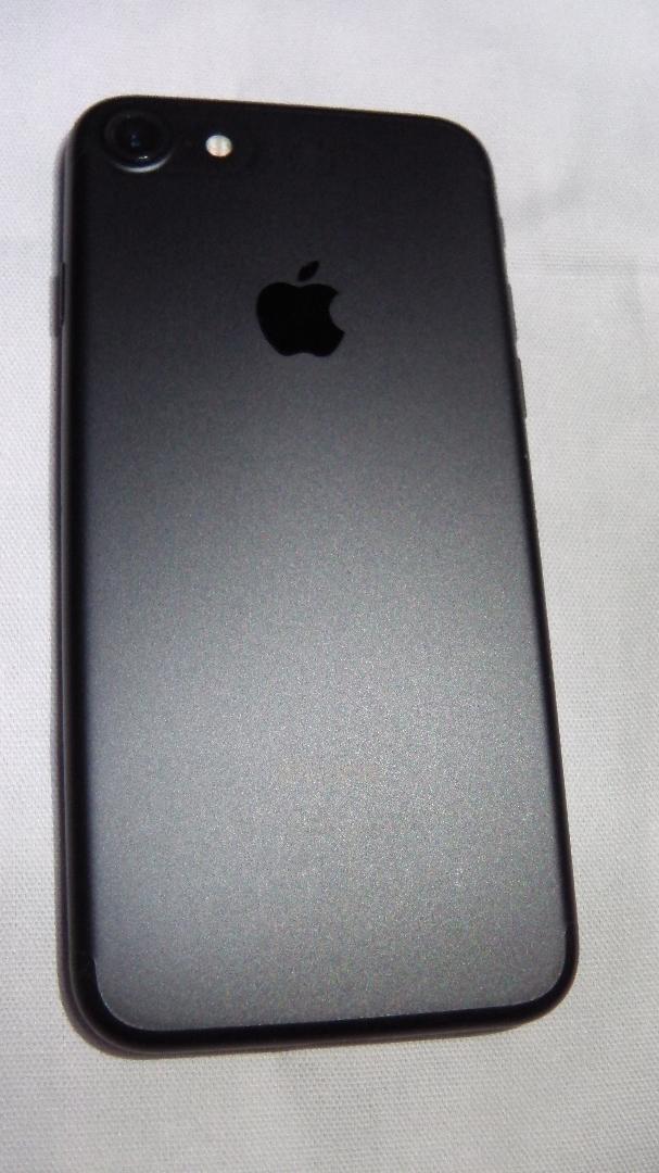 iPhone7 128GB ブラック SIMフリー IOS10