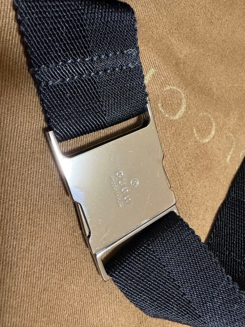 美品 GUCCI グッチ GGキャンバス ボディバッグ ウエストポーチ ブラック 美品 GUCCI グッチ GGキャンバス ボディバッグ ウエストポーチ ブラック