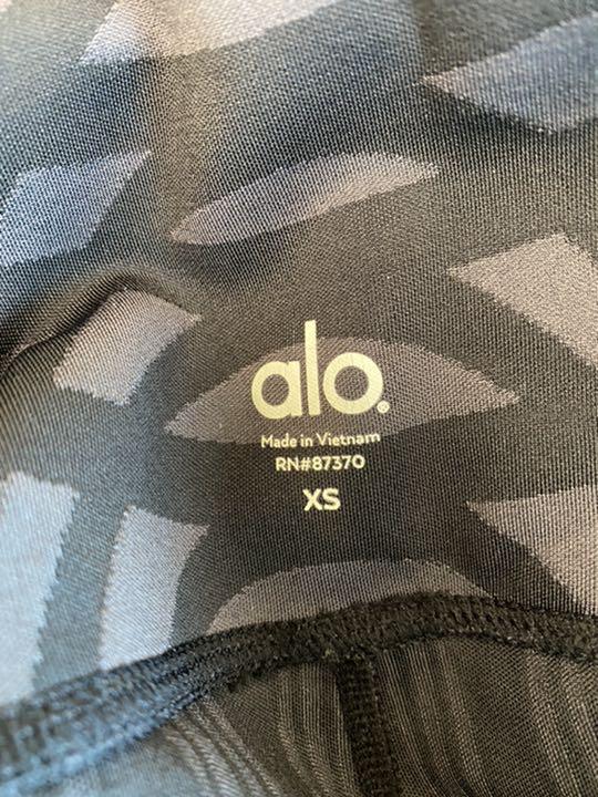 alo yoga アロヨガ レギンス