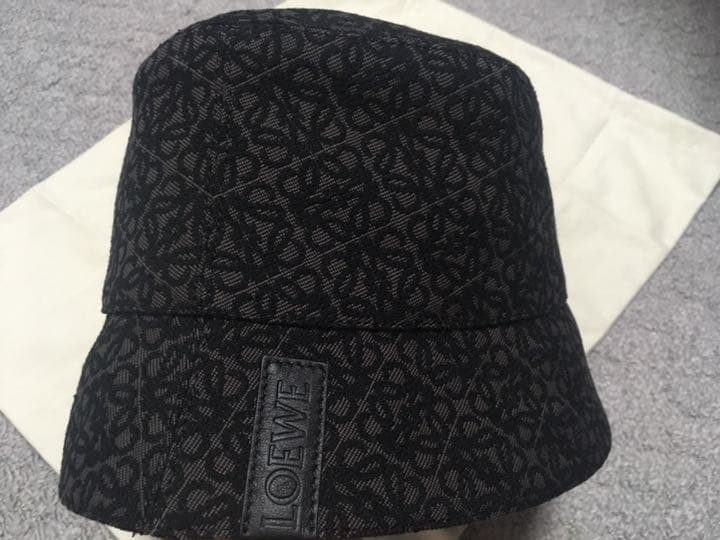 大人気】ロエベ バケットハット アナグラム LOEWE(ロエベ) ハット