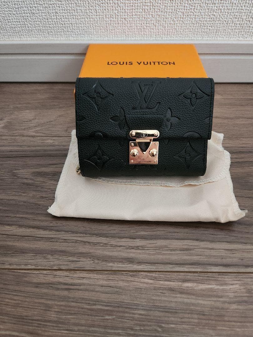 Louis Vuitton ブラック 三つ折り財布