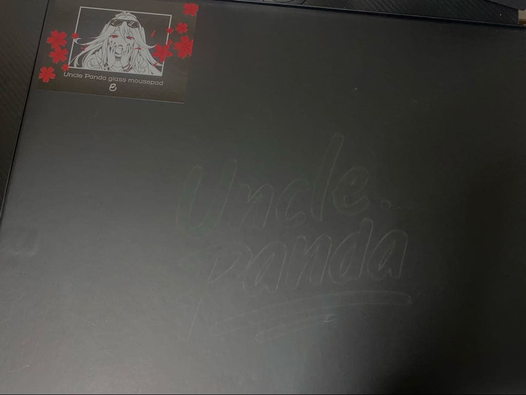 ガラスマウスパッド 巳目立った傷や汚れなし