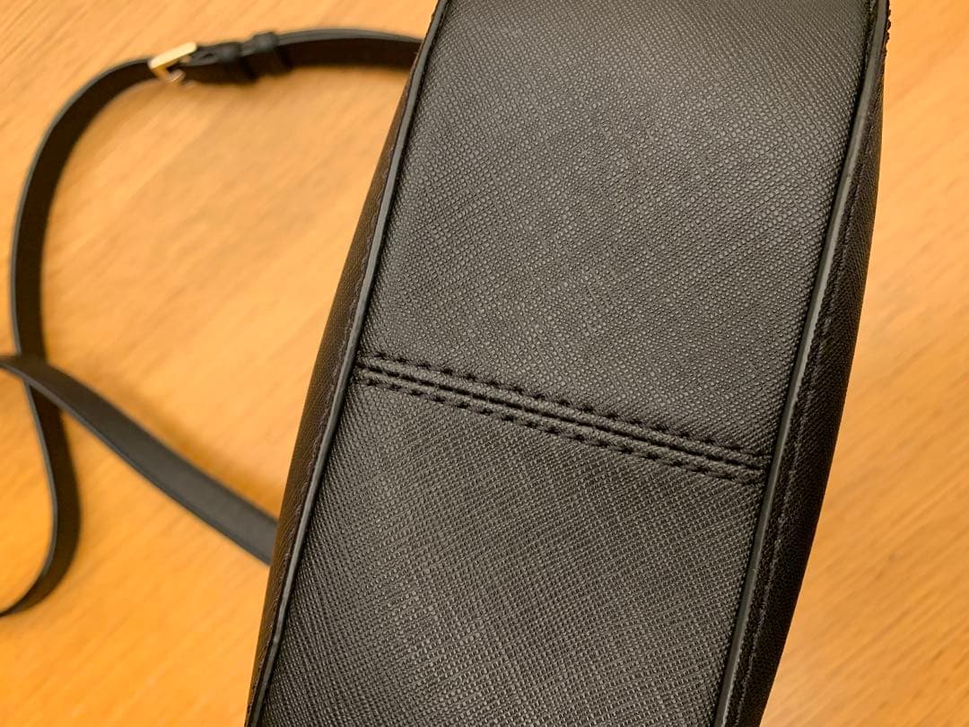 kate spade ブラック ショルダーバッグ