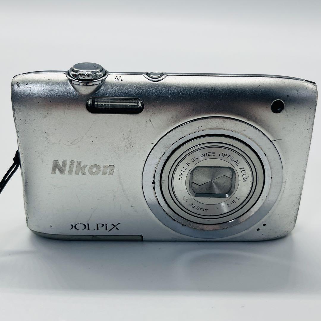 Nikon COOLPIX A100 コンデジ　シルバー