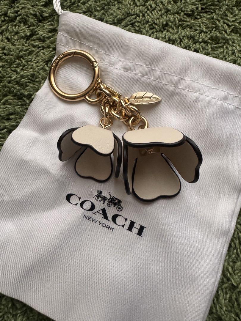 COACH 花のチャーム ゴールド金具