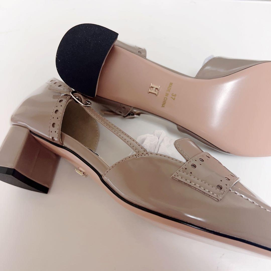 herlipto Medallion Heel Loafer 37
